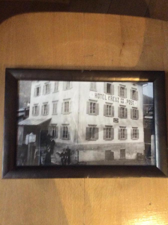Alte Post Mit Geschichte Und Restaurant Lejlighed Tavanasa Eksteriør billede